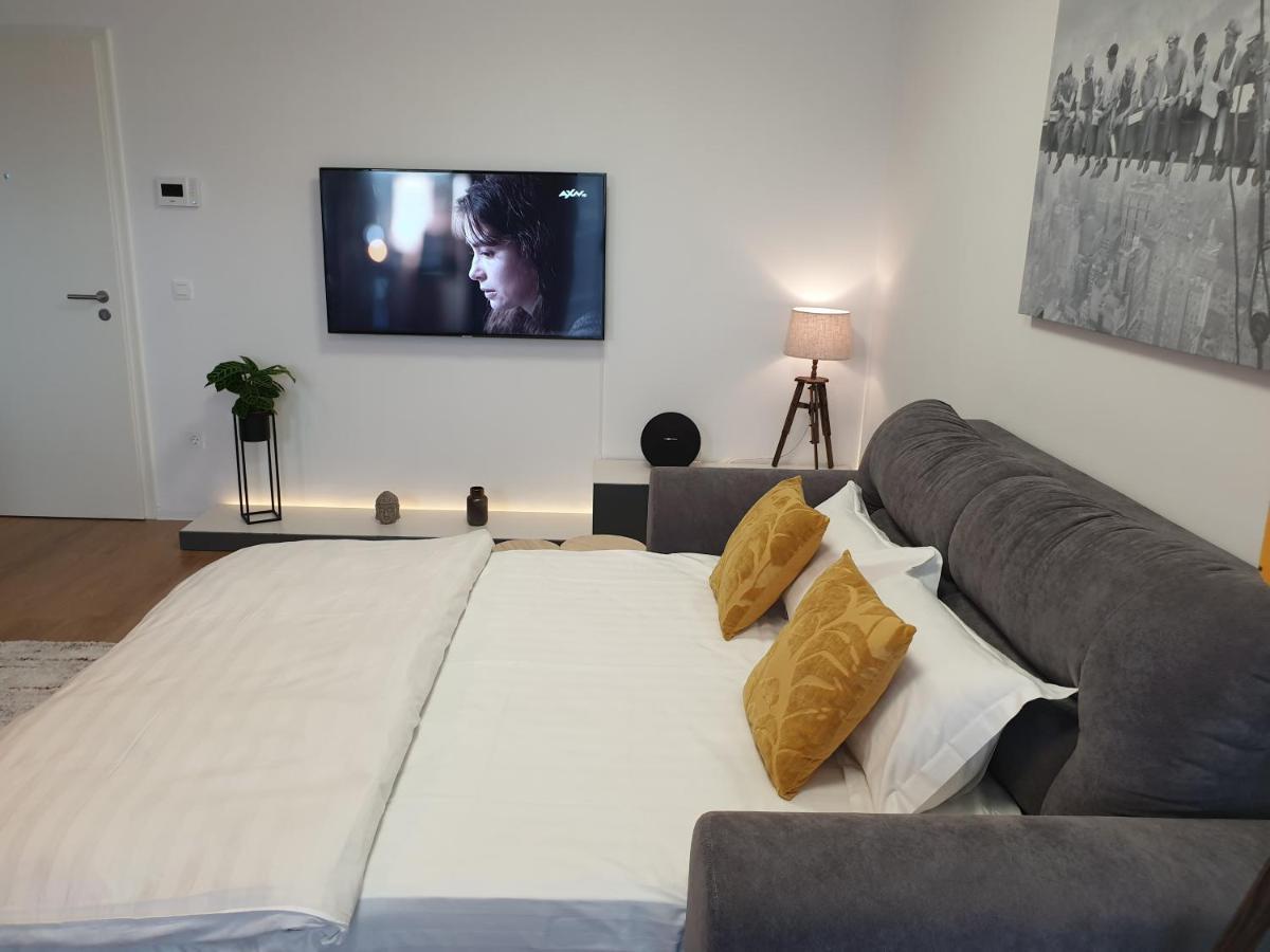 Executive Apartment Avantgarden Coresi Braşov Exteriör bild